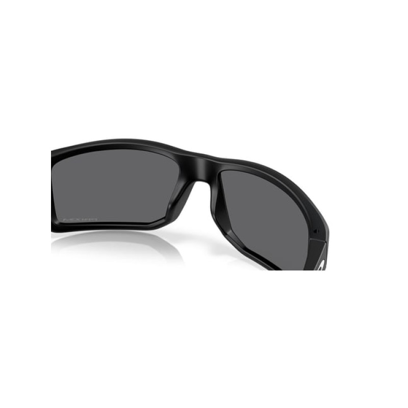 Oakley Men UV Protected Grey Lens Rectangle Sunglasses - 0OO947094700162