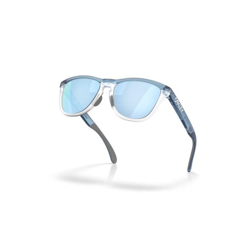 Oakley Blue Polarized Round Unisex Sunglasses